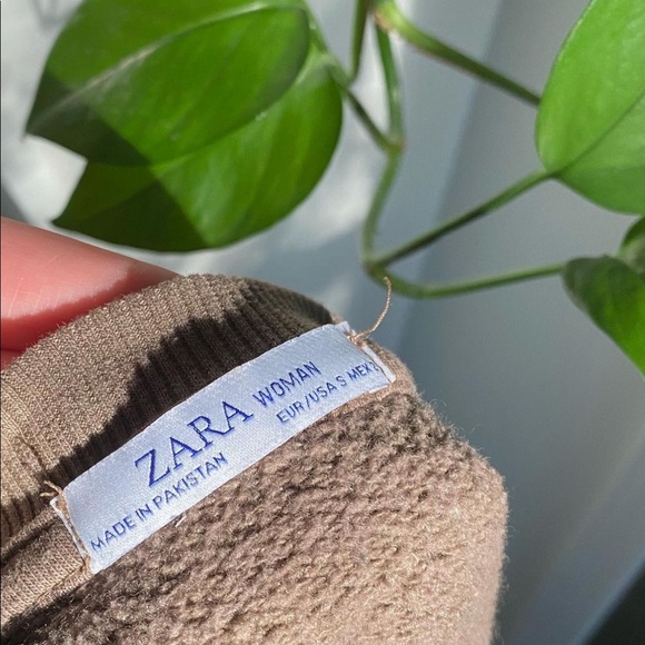 Zara Brown Crewneck - Picture 2 of 4